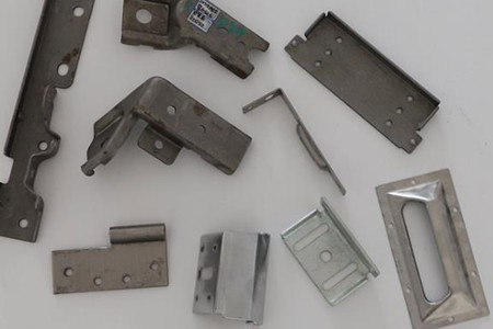 五金彈片的材質(zhì)有哪些,使用壽命多長?